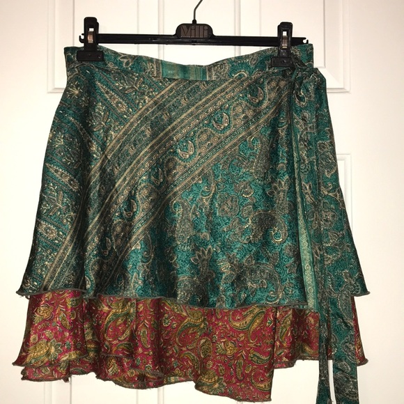 Sari wrap skirt,reversible, Red/green/gold - Picture 6 of 10